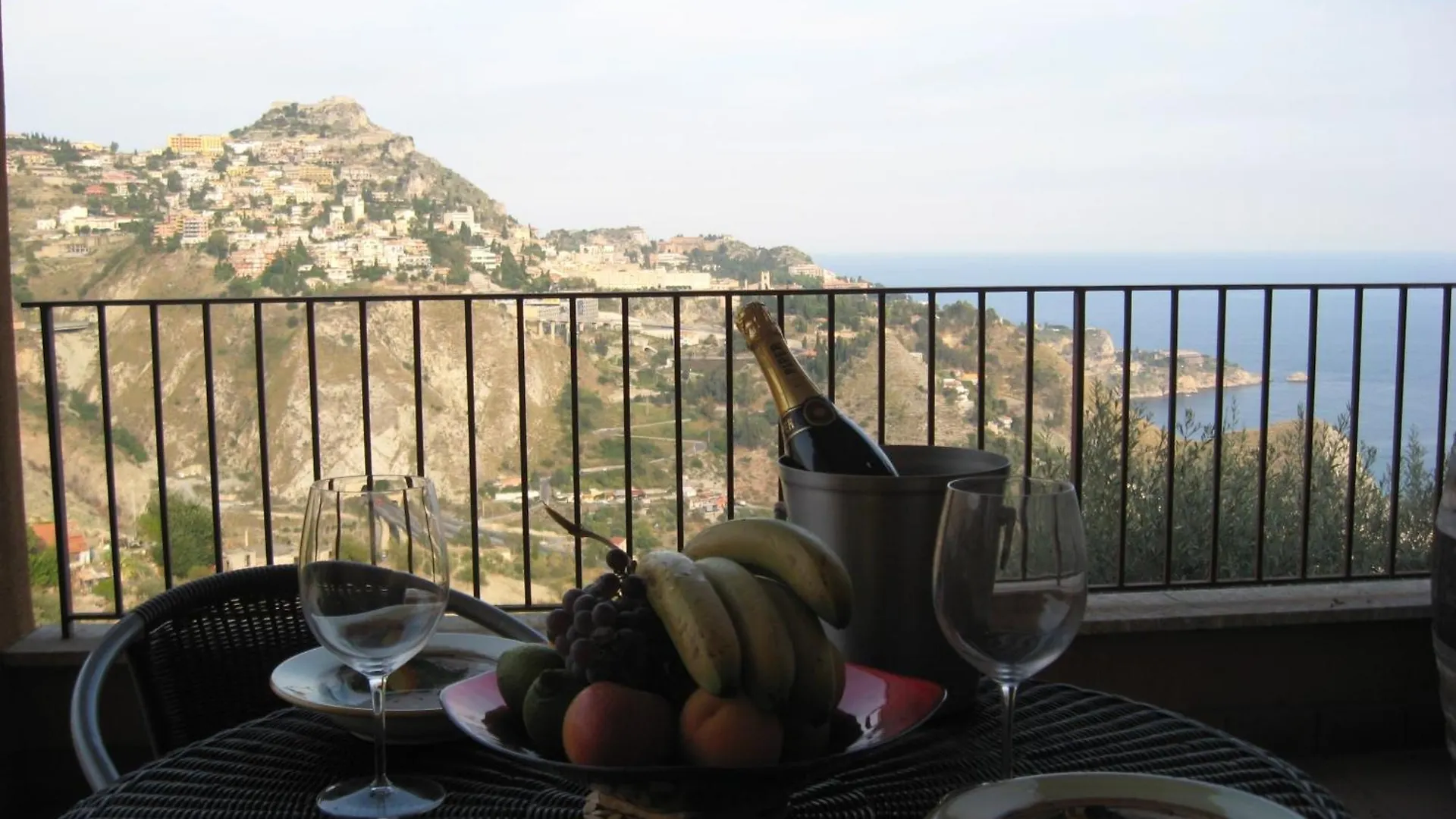 The Lemon Tree Apartment Taormina