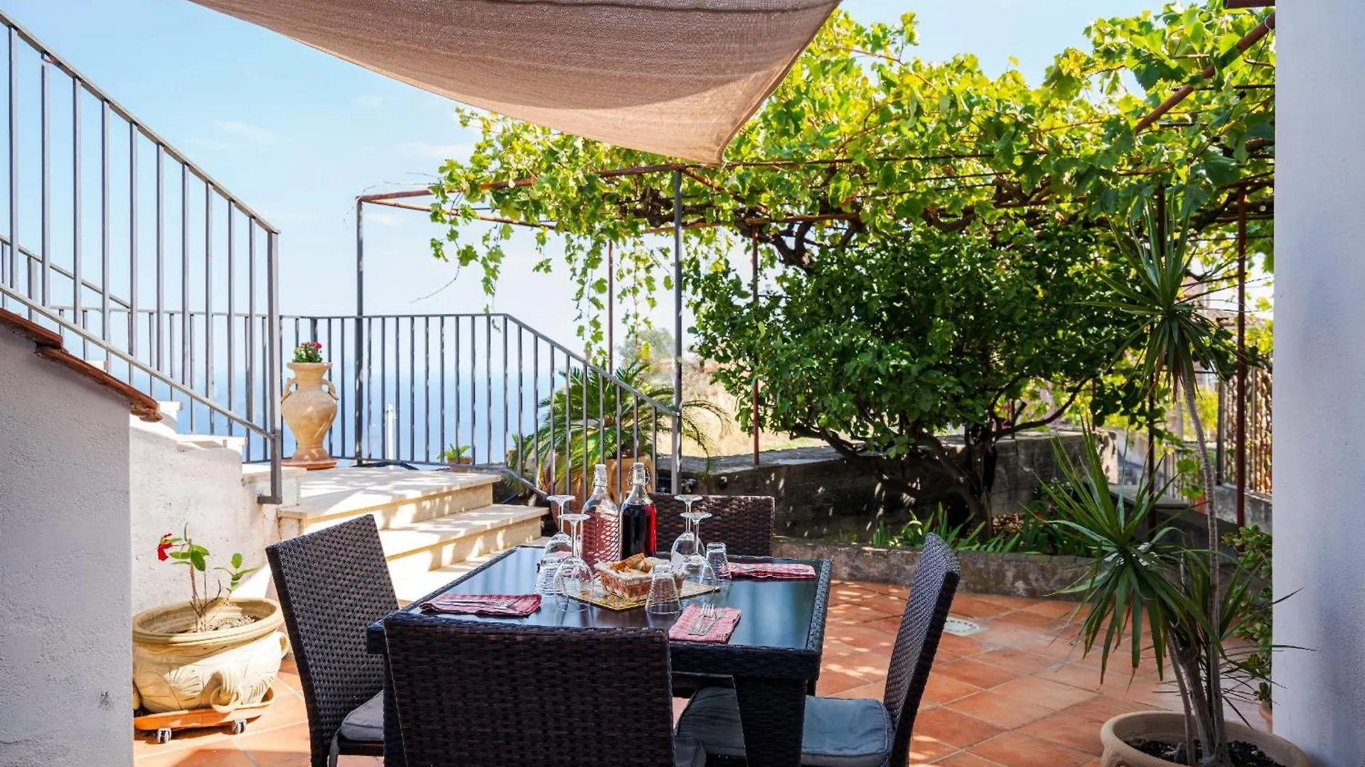The Lemon Tree Apartment Taormina 0*,