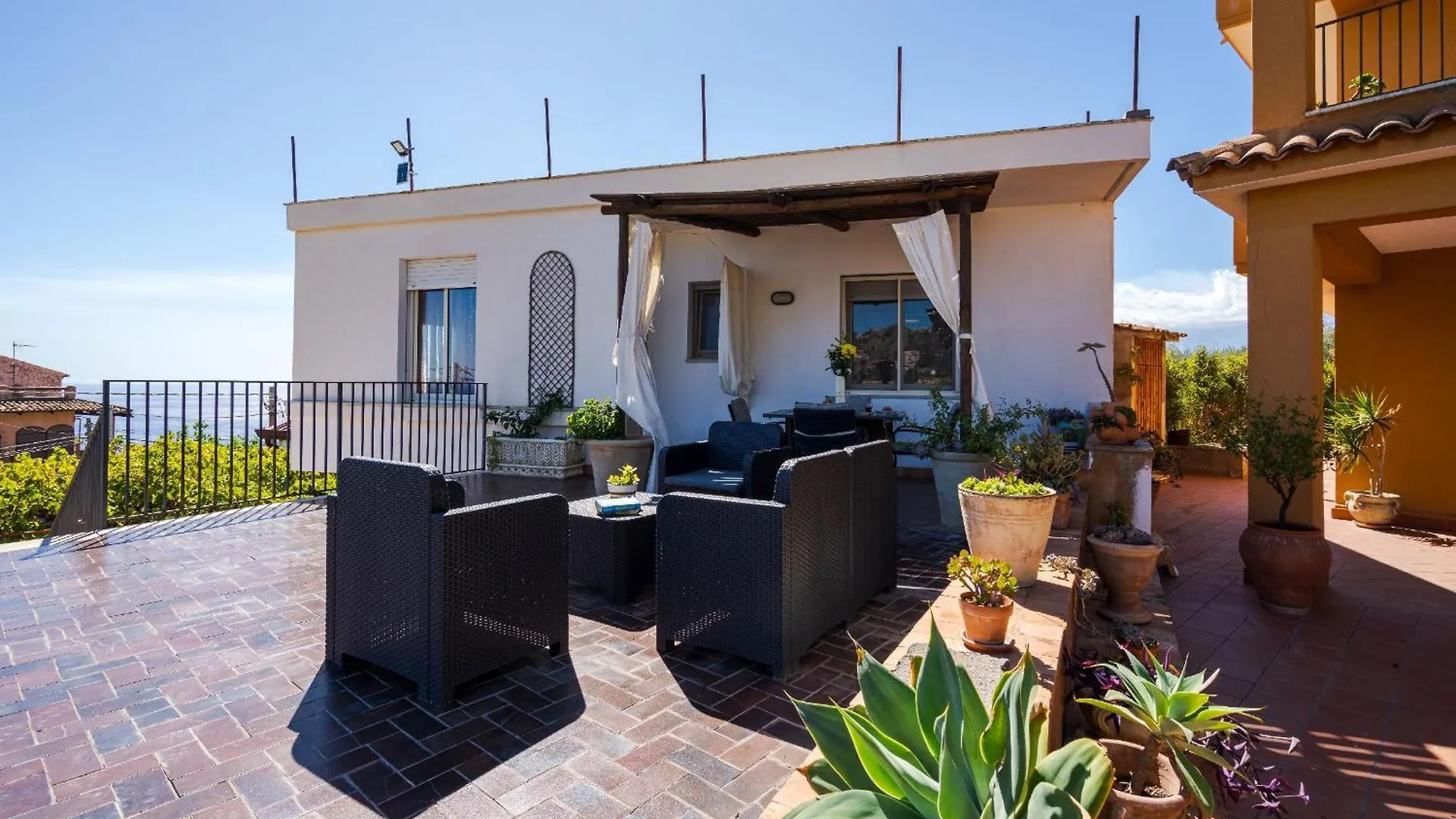 The Lemon Tree Apartment Taormina