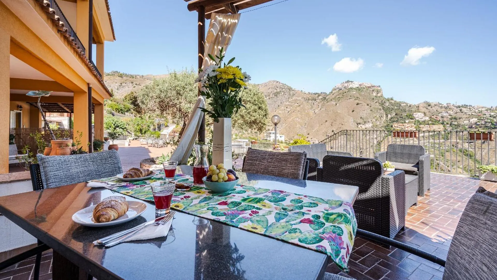 The Lemon Tree Apartment Taormina