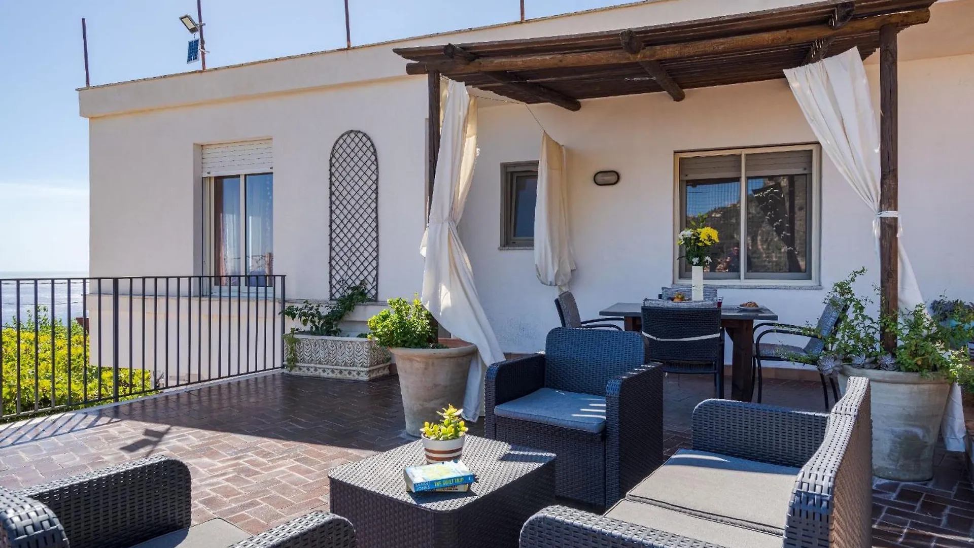 The Lemon Tree Apartment Taormina