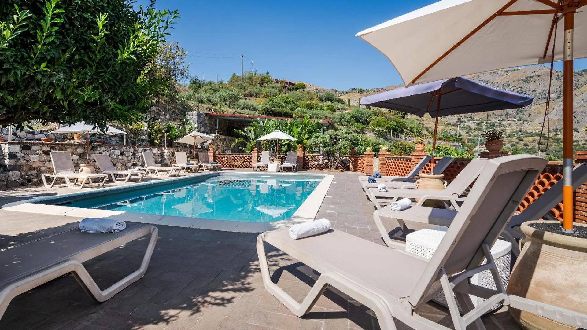 The Lemon Tree Apartment Taormina 0*,