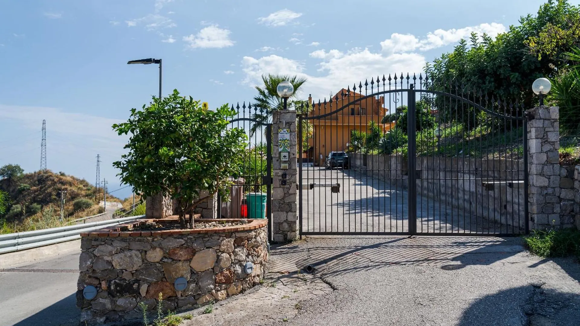 The Lemon Tree Apartment Taormina Italy