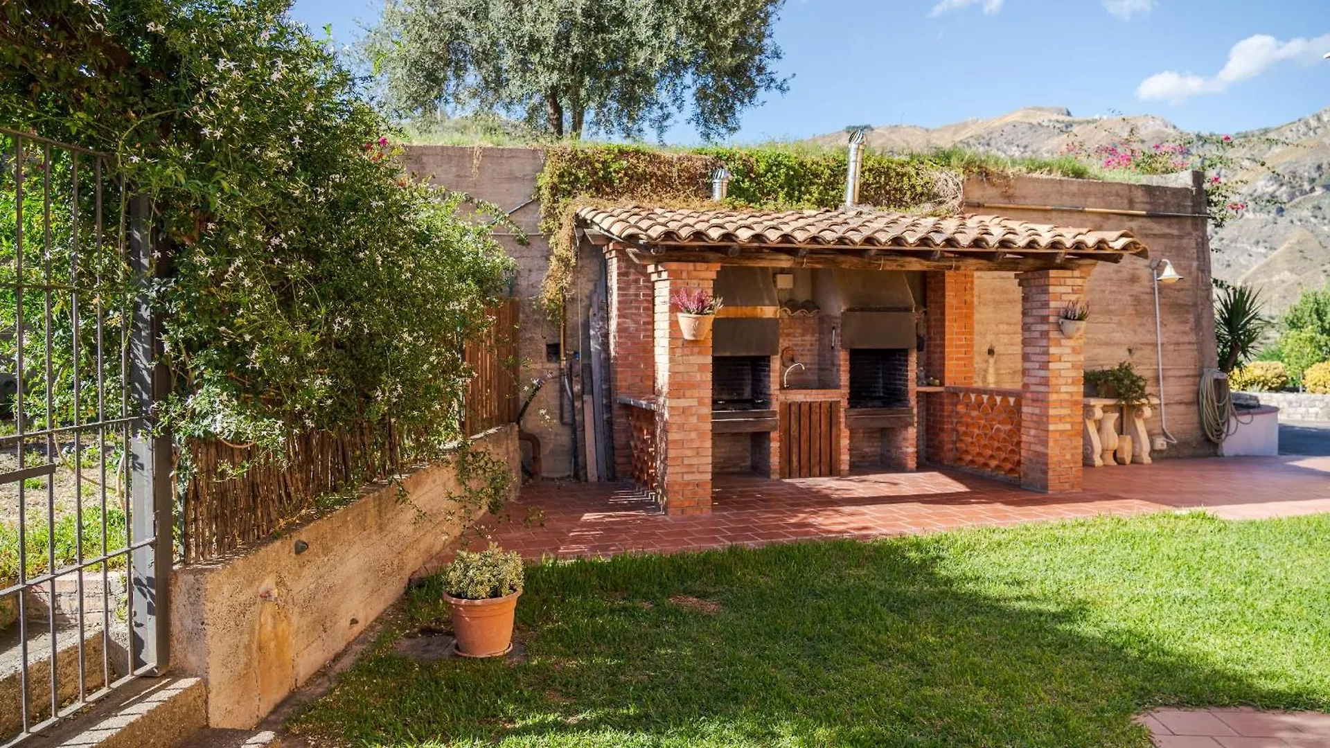 The Lemon Tree Apartment Taormina