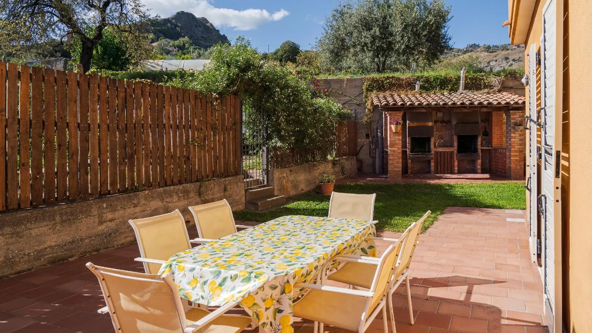 The Lemon Tree Apartment Taormina