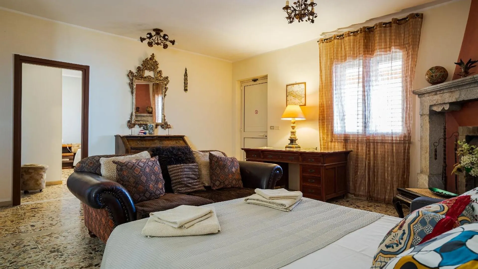 The Lemon Tree Apartment Taormina 0*,  Italy