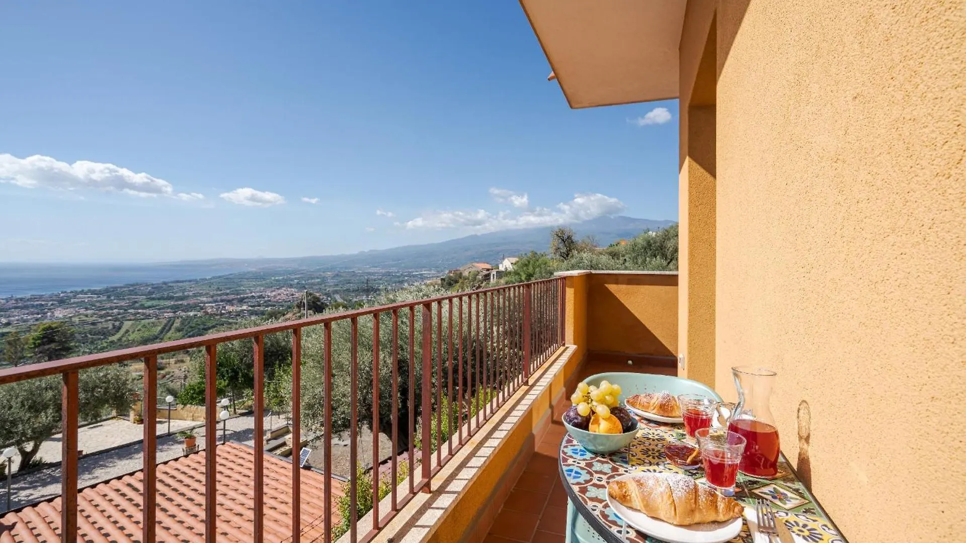 The Lemon Tree Apartment Taormina